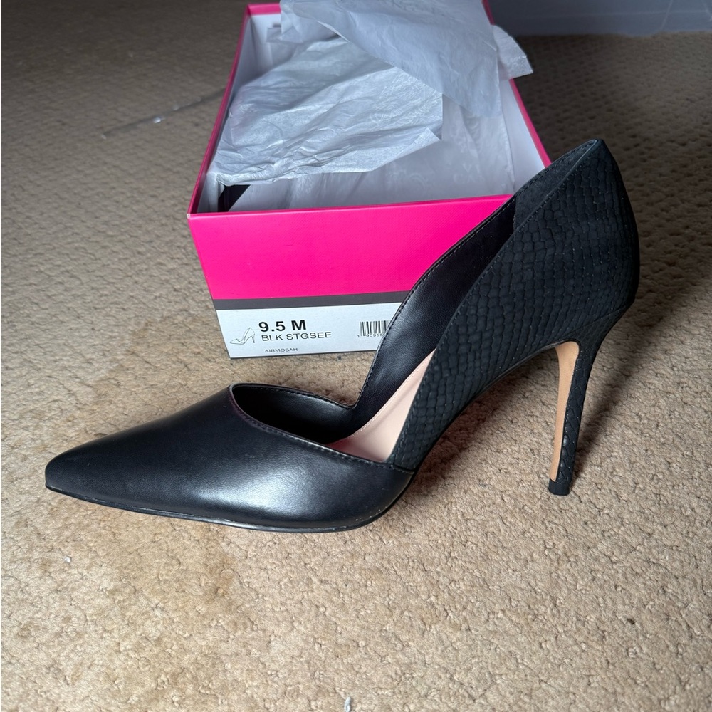Vince Camuto Pumps